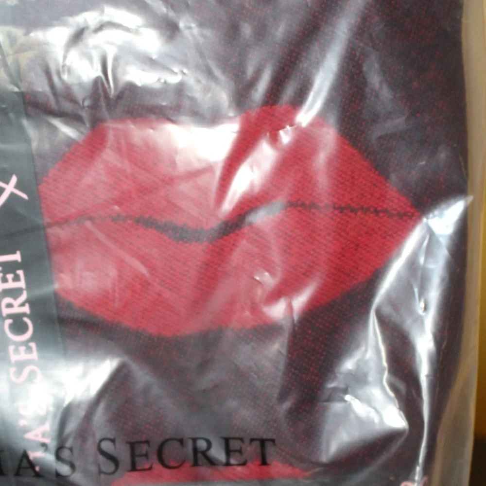 Victoria's Secret, fringe red lips reversible throw blanket or wrap